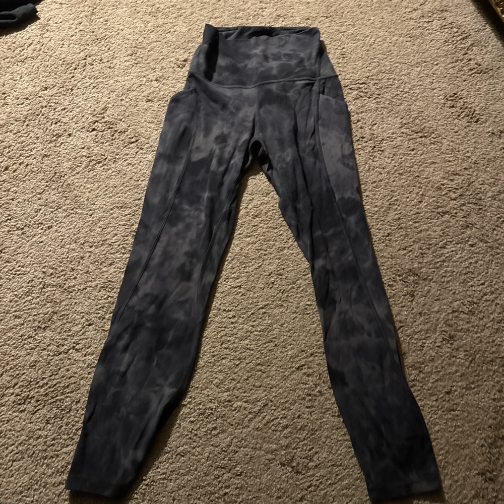 Lululemon Stylish Gray Tie-Dye Leggings